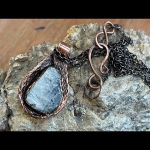 Natural stone in copper necklace 16”